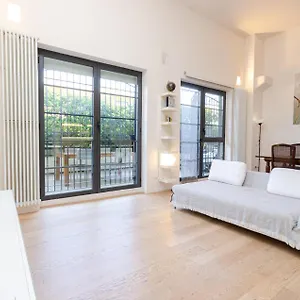https://esclusivo-loft-con-due-camere-da-letto-e-terrazzo.it-lombardy.com